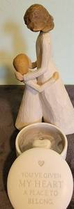 lot 131 image: Willow Tree Mother and daughter with heart dish