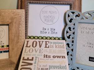 lot 136 image: Picture Frames -3 (1- 8x10, 1-5x7, 1-4x6) Love is verse picture