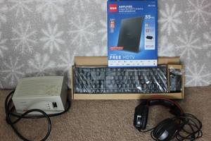 lot 45 image: Electronics Bundle