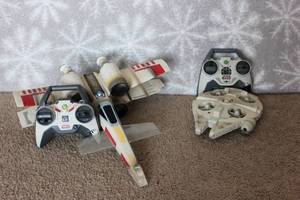lot 54 image: Star wars drone kit