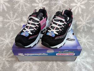 lot 29 image: Sketchers DLites with air cooled memory foam size 9 womens