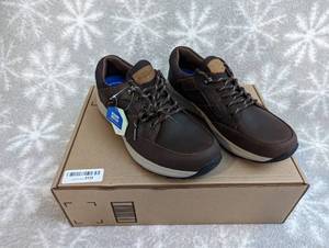 lot 31 image: Mens size 10.5 Nunn Bush brand