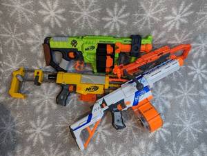 lot 36 image: Nerf gun assortment