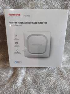 lot 73 image: Honeywell WI-FI Water and Freeze Detector