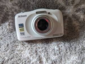 lot 200 image: Nikon Coolpix W100