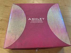 lot 60 image: Ashley Interchangeable Jewelry