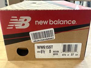 lot 67 image: New Balance Womens Shoes Size 6.5