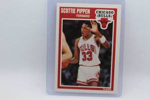 lot 44 image: Scottie Pippen 1989 Fleer No. 23