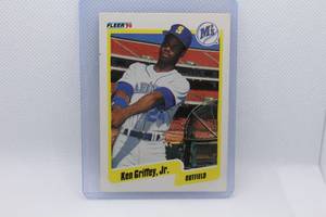 lot 57 image: Ken Griffey Jr. Fleer 90 No. 513