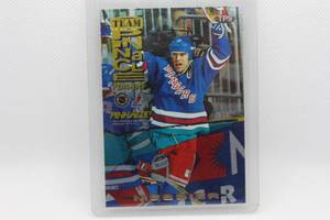 lot 78 image: Gretzky & Messier Team Pinnacle 94-95 No. TP9