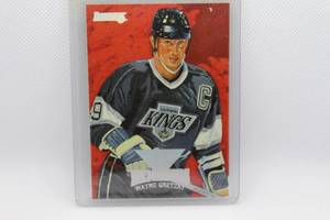 lot 79 image: Wayne Gretzky 1994 Donruss Ice Masters No. 4 of 10