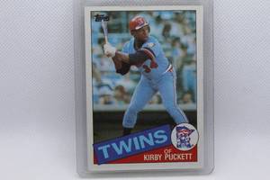 lot 120 image: Kirby Puckett Rookie 1985 Topps No. 536