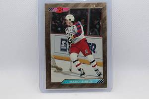 lot 136 image: Mario Lemieux 1992 Topps Bowman No. 233