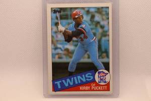 lot 164 image: Kirby Puckett Rookie 1985 Topps No. 536