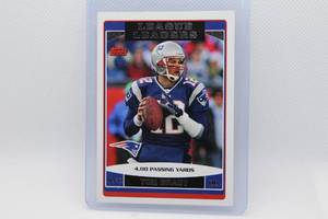 lot 185 image: Tom Brady 2006 Topps League Leaders No. 280