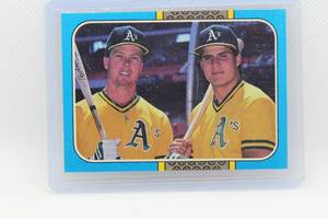 lot 211 image: Mark McGwire & Jose Canseco Rookie 1987 Leaf No. 40