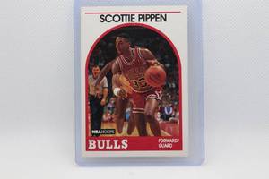 lot 212 image: Scottie Pippen 1989 NBA Hoops No. 244