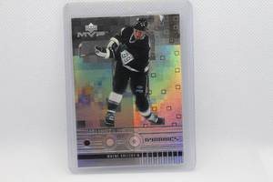 lot 220 image: Wayne Gretzky 1999 Upper Deck Dynamics No. D07
