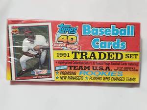 lot 13 image: Unopened 1991 Topps Traded Set Baseball Cards