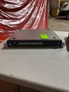 lot 19 image: Linksys SRW224P Switch with POE