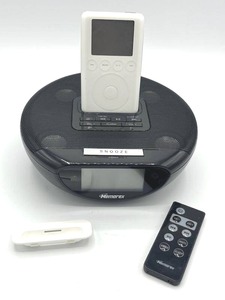 2003 Apple 15GB iPod Classic A1040 with Memorex iPod Docking Station
