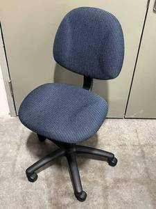 Navy Blue and Black Cushioned Office Chair