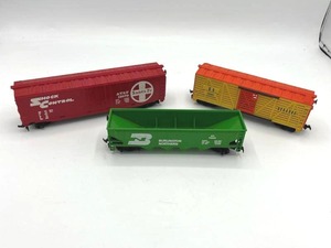 TYCO Box Car Lot - Santa Fe Shock Control ATSF 12079  KC Durango Livestock Cattle Car  Burlington Northern Hopper Car