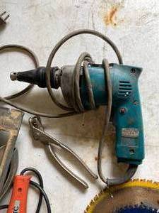 lot 38 image: Assortment of Metal Shop Tools