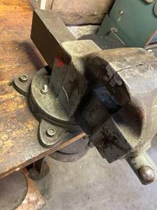 lot 7 image: Morgan Chicago 4 inch Vise