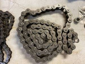 lot 99 image: Roller Chains