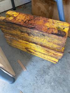 lot 116 image: Tractor Weights