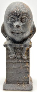 lot 118 image: Vintage Cast Iron Souvenir HUMPTY DUMPTY Bank
