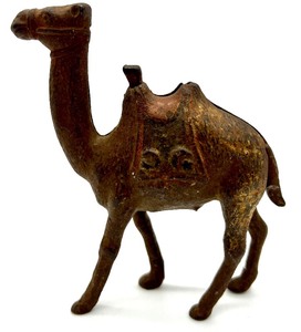 lot 122 image: Vintage Cast Iron Souvenir AC WILLIAMS CAMEL Bank