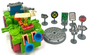lot 142 image: Vintage TEENAGE MUTANT NINJA TURTLES Truck and Road Sign Accessories