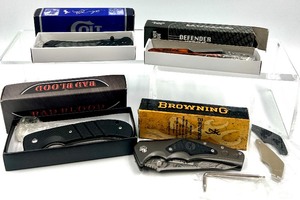 lot 178 image: 4 Tactical  Folding  Utility Knifes by BAD BLOOD, BROWNING, COLT & DEFENDER XTREME