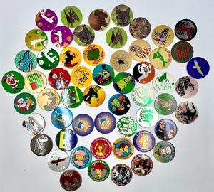 lot 188 image: Retro Vintage Lot of 50 Animals, Halloween, Christmas SIMPSONS - SEYMOUR SKINNER, PRINCESS KASHMIR, SIDESHOW BOB, NELSON MUNTZ, JURASSIC PARK  and other 1990s POGS