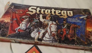 lot 160 image: Vtg 90s STRATEGO Vintage Battlefield Strategy Board Game Milton Bradley 1999