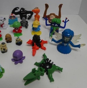 lot 168 image: Small Collectible Toys, Wigglies, Stay Puff, Xmen Blob, Michael Jordan & More
