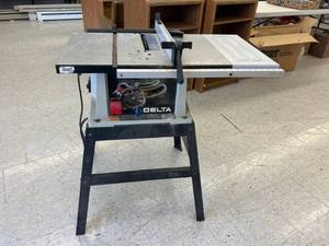 lot 202 image: Delta 10 Table Saw Model 36-550