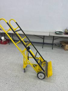 lot 204 image: Steel Appliance Hand Truck 1200# Capacity