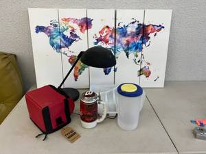 lot 243 image: Mixed Home DecorCollectibles