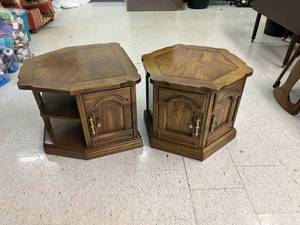 lot 248 image: Pair of End Tables