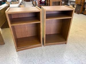 lot 251 image: Pair of Bookcases