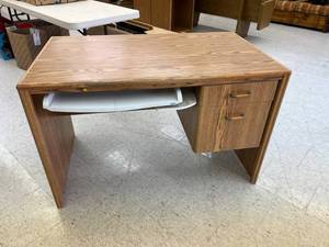 lot 253 image: Desk