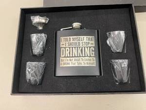 lot 290 image: Flask Gift Set