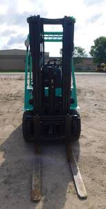 lot 4 image: 2003 Mitsubishi 3500lb  LP Forklift