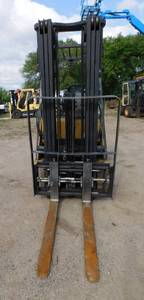 lot 5 image: 2013 Cat 2C3500 LP Forklift