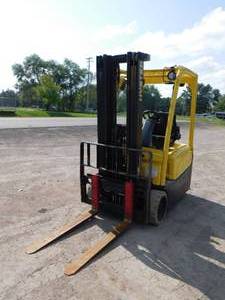 lot 6 image: 2010 Hyster J35XNT 36 Volt Electric Forklift