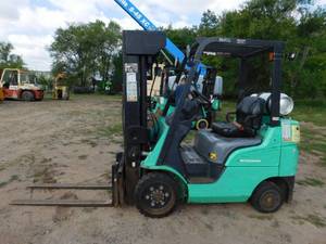 lot 14 image: 2006 Mitsubishi FGC25N 5000lb LP Forklift