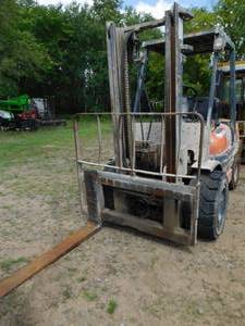 lot 26 image: Toyota 6FDU30 Diesel Forklift